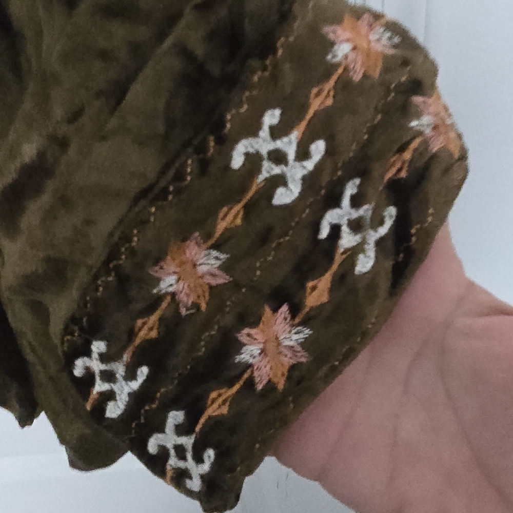 Embroidered Velvet Jacket - Picture 5 of 10